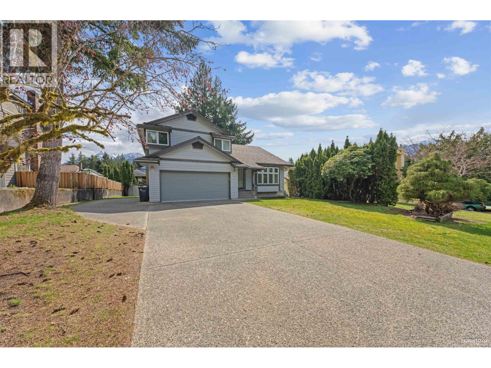 1004 Pia Road, Squamish, British Columbia  V0N 1T0 - Photo 2 - R3114959