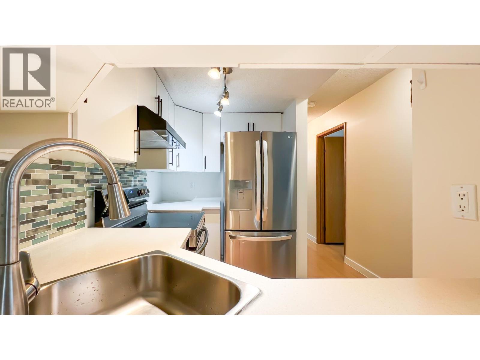 L2 1026 Queens Avenue, New Westminster, British Columbia  V3M 6B2 - Photo 11 - R3114771