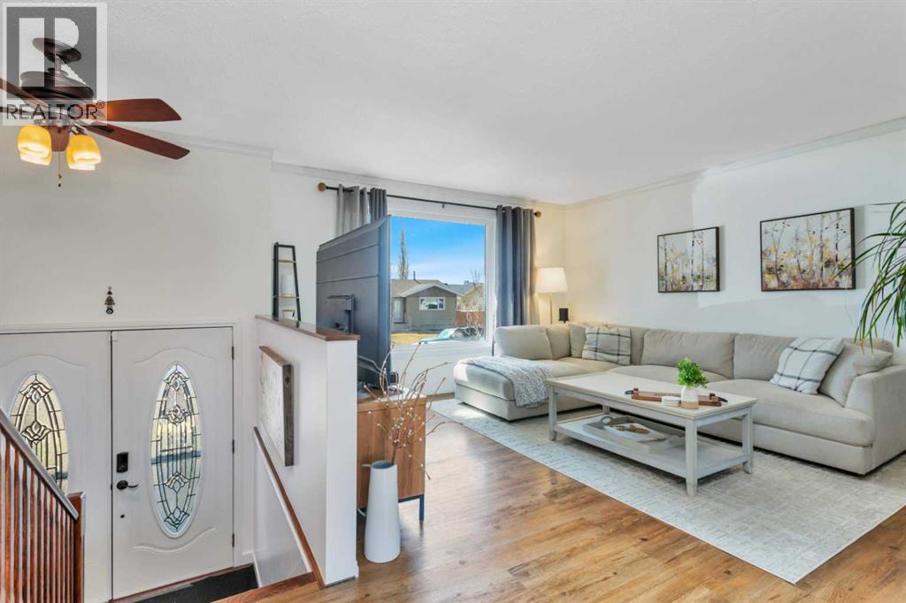 11 Pearson Crescent, Red Deer, Alberta  T4P 1L8 - Photo 2 - A2304050