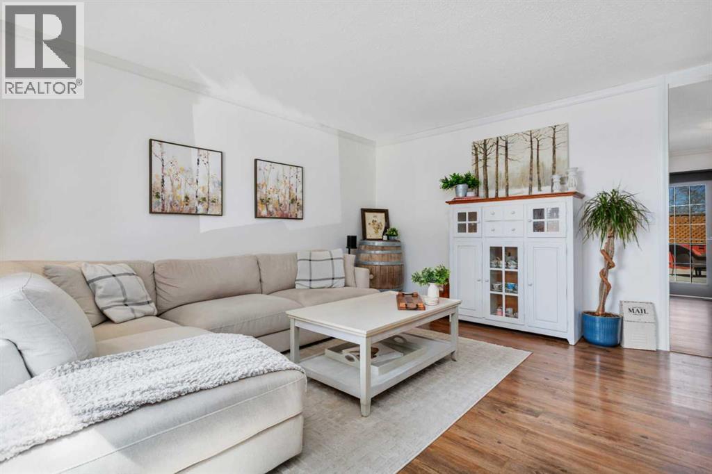 11 Pearson Crescent, Red Deer, Alberta  T4P 1L8 - Photo 3 - A2304050