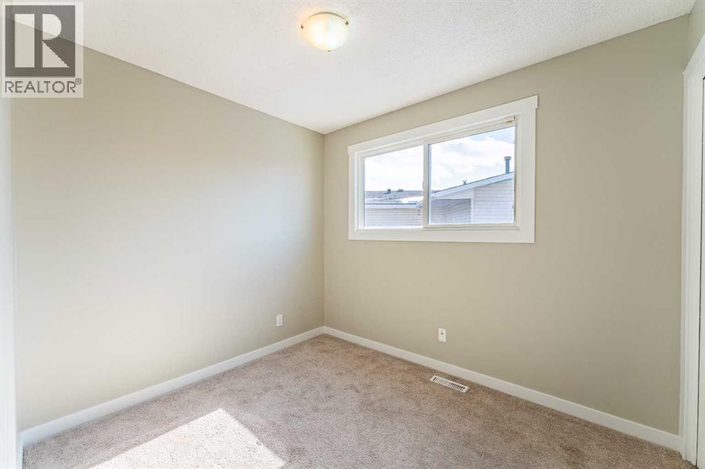 528 Queensland Place SE, Calgary, Alberta  T2J 4T3 - Photo 13 - A2303211