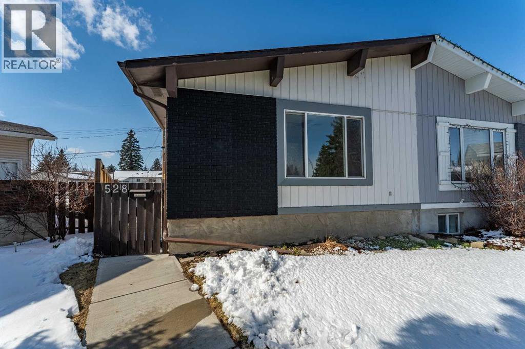 528 Queensland Place SE, Calgary, Alberta  T2J 4T3 - Photo 3 - A2303211