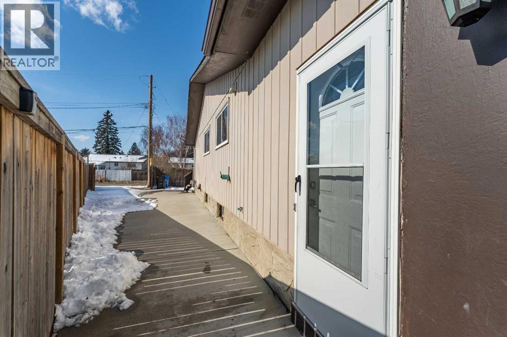 528 Queensland Place SE, Calgary, Alberta  T2J 4T3 - Photo 30 - A2303211