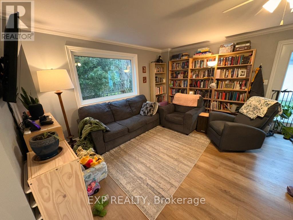 7b Clarendon Avenue, St. Catharines, Ontario  L2P 1G1 - Photo 7 - X13033404