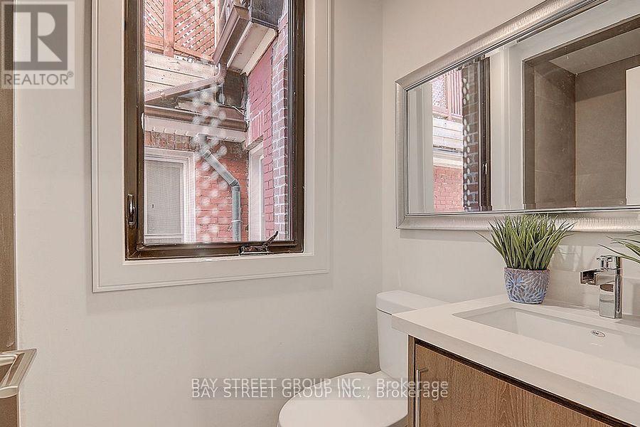 329 Clinton Street, Toronto, Ontario  M6G 2Y7 - Photo 15 - C12847242