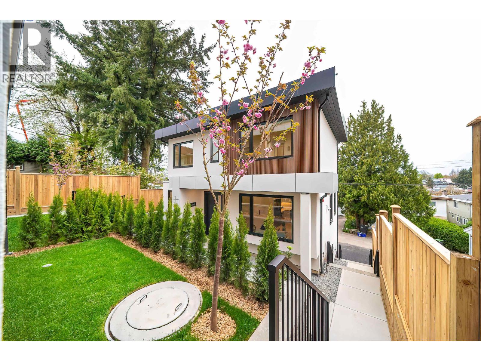 5593 Fleming Street, Vancouver, British Columbia  V5P 3G1 - Photo 2 - R3114974