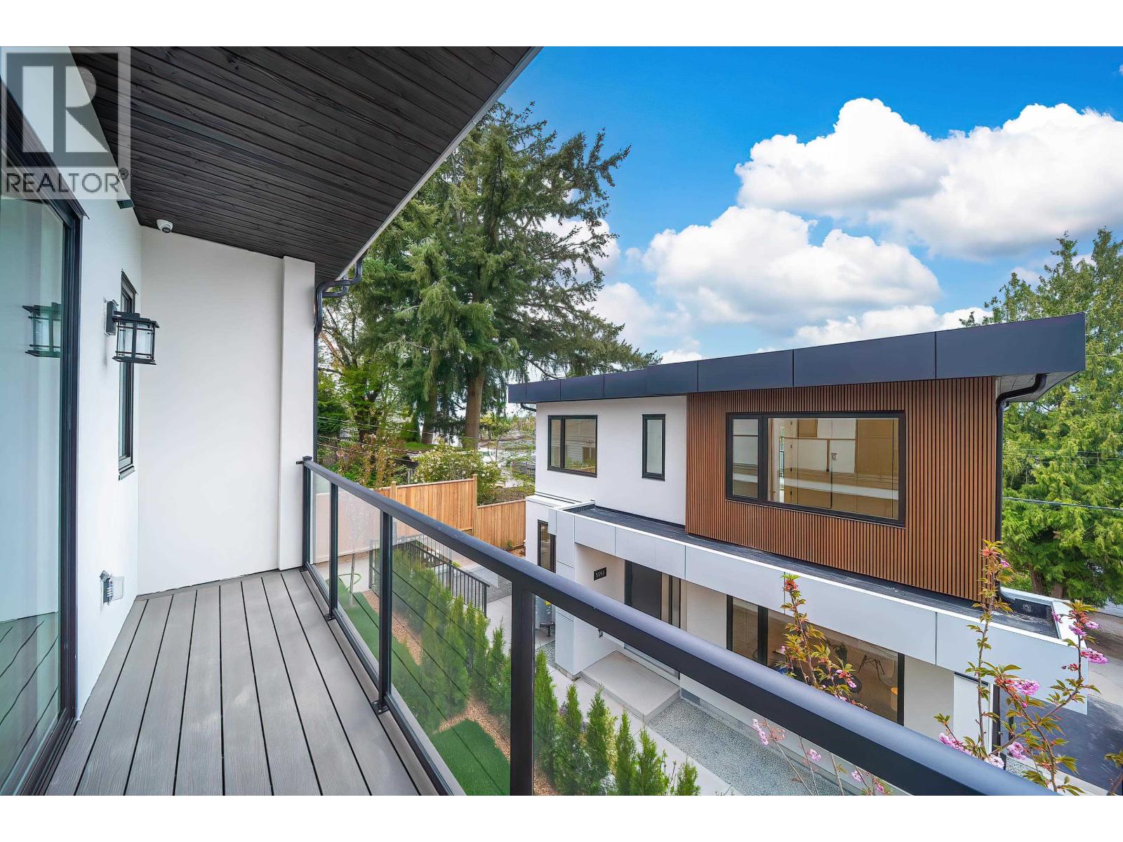 5593 Fleming Street, Vancouver, British Columbia  V5P 3G1 - Photo 3 - R3114974