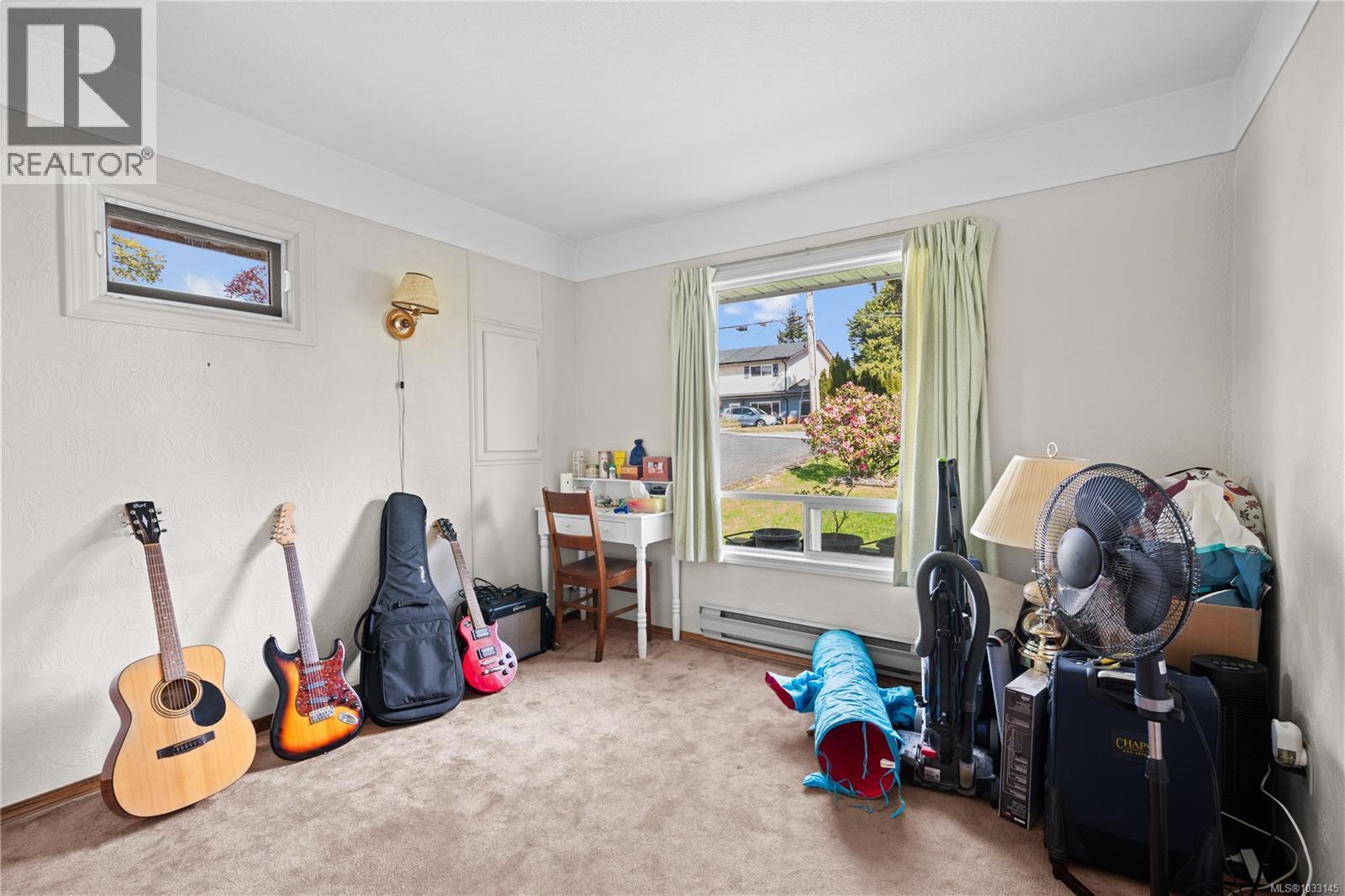 625 Broadway St, Saanich, British Columbia  V8Z 2G5 - Photo 25 - 1033145