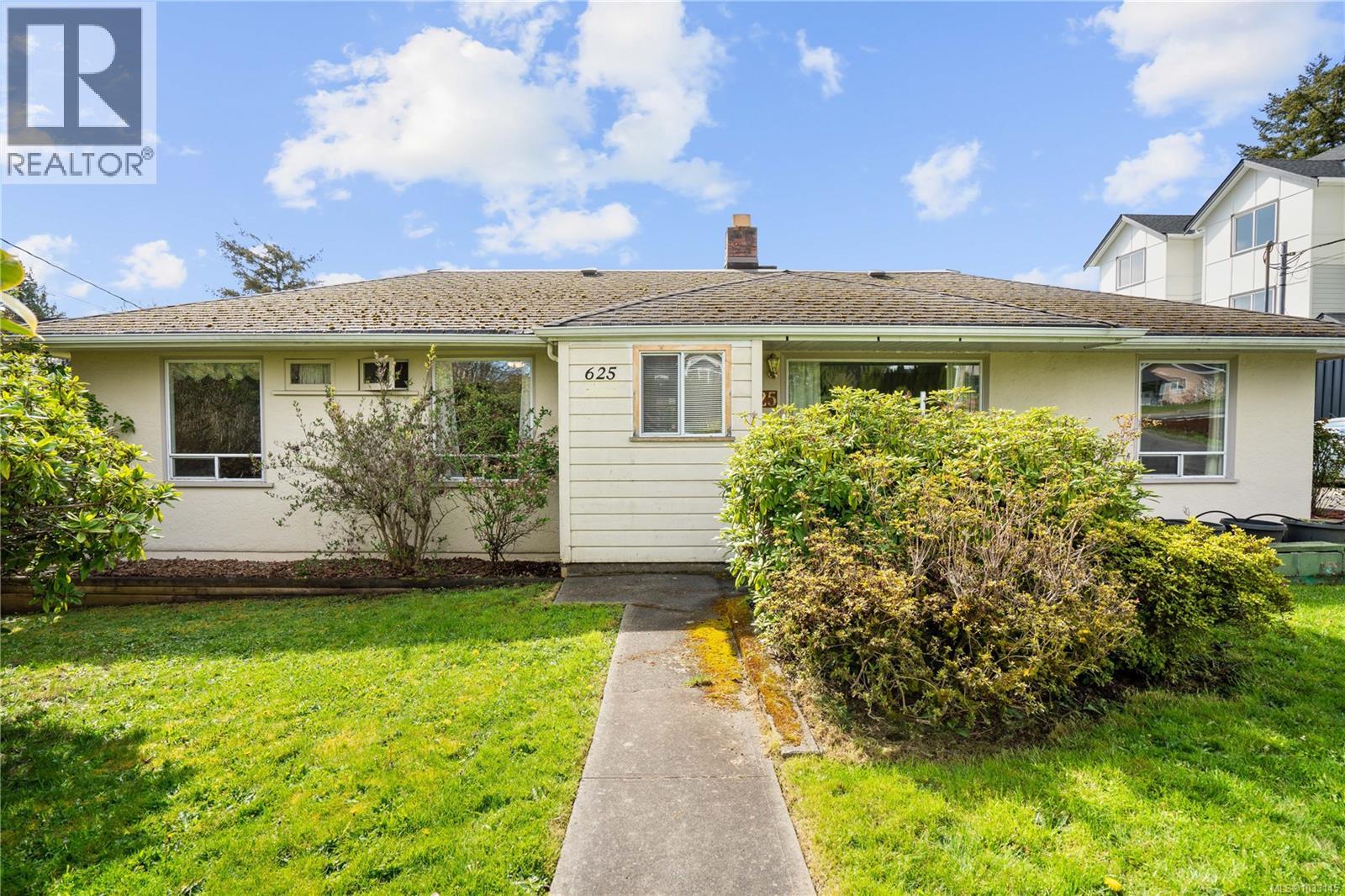 625 Broadway St, Saanich, British Columbia  V8Z 2G5 - Photo 46 - 1033145