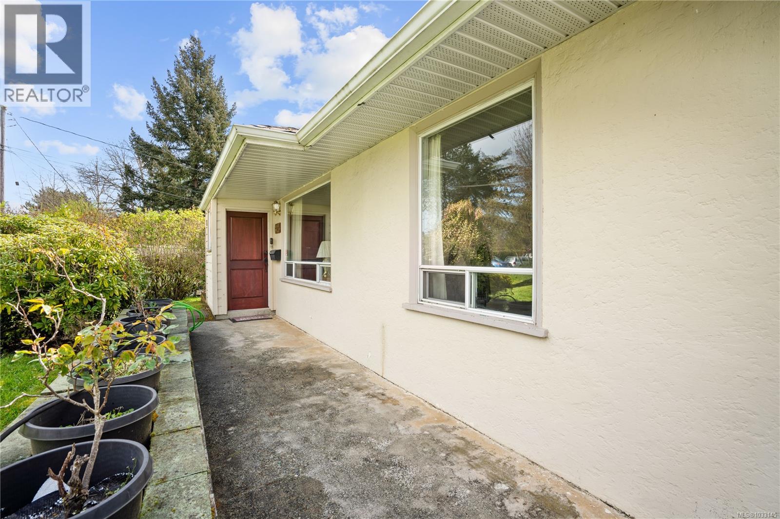 625 Broadway St, Saanich, British Columbia  V8Z 2G5 - Photo 47 - 1033145