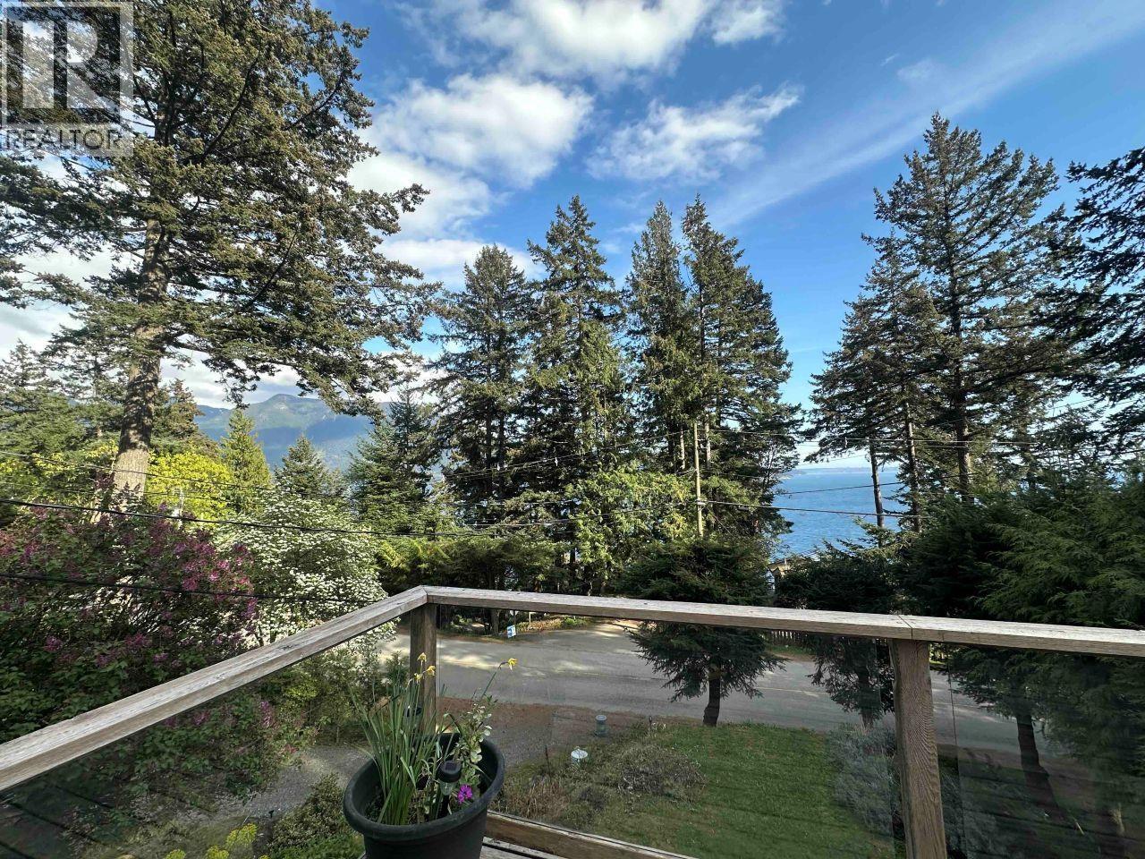 1482 Eagle Cliff Road, Bowen Island, British Columbia  V0N 1G1 - Photo 2 - R3114987