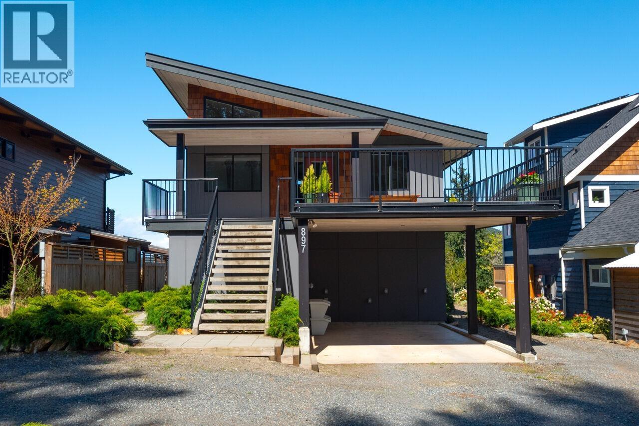 897 Rivendell Drive, Bowen Island, British Columbia  V0N 1G1 - Photo 2 - R3114988