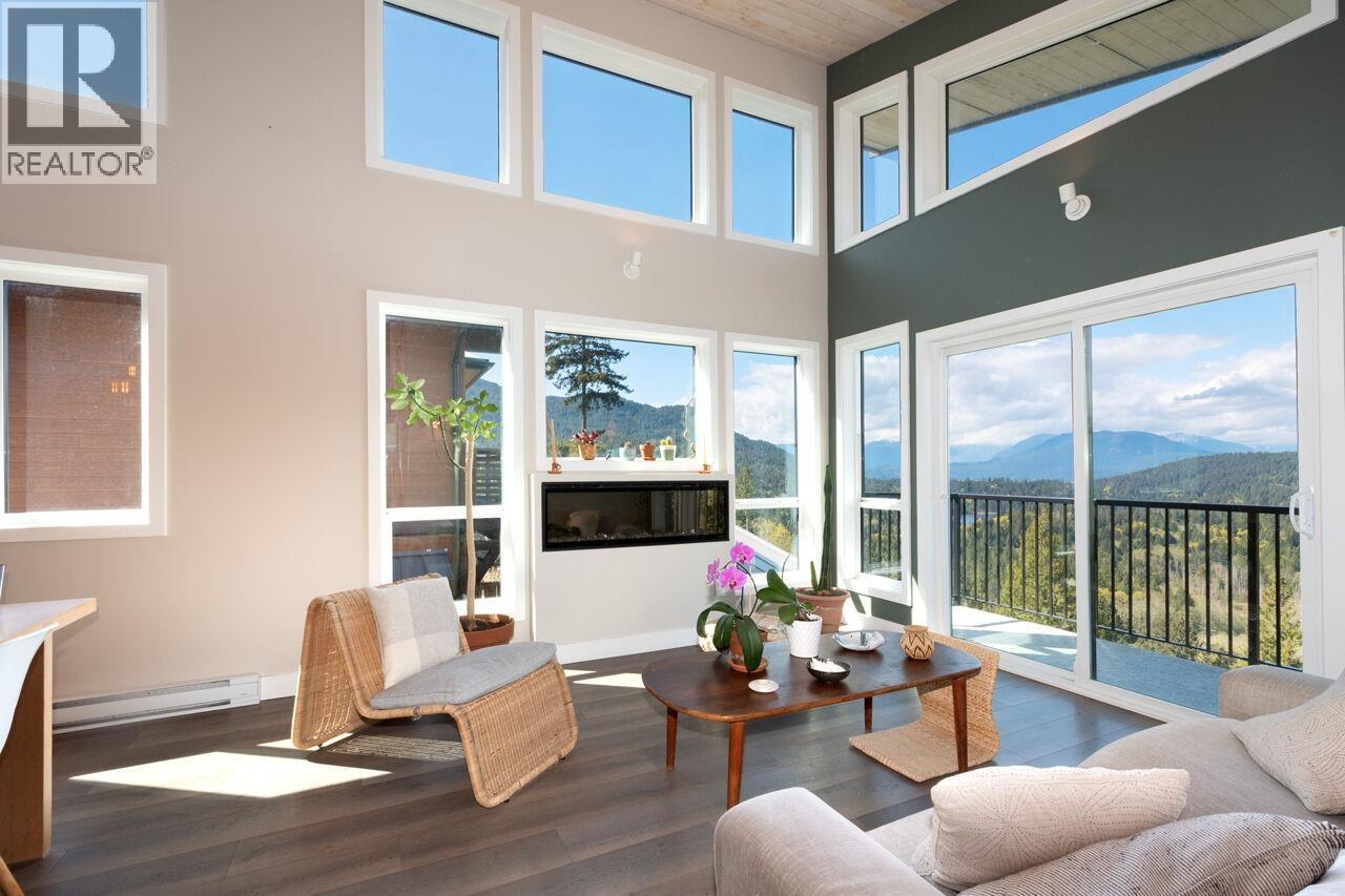 897 Rivendell Drive, Bowen Island, British Columbia  V0N 1G1 - Photo 4 - R3114988