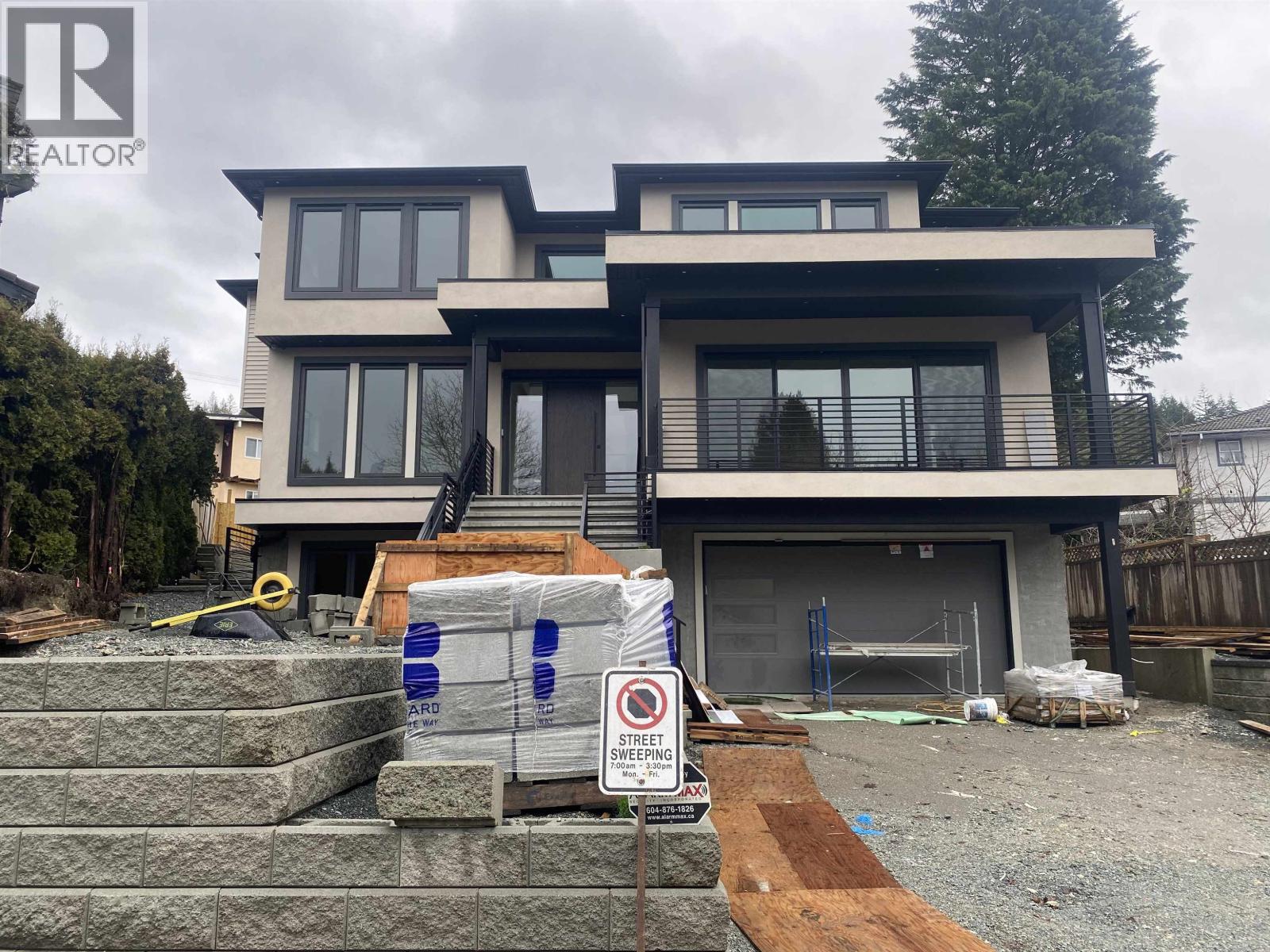 2 Bed Suite 7542 Lindrick Court, Burnaby, British Columbia  V5A 3Y5 - Photo 2 - R3114993