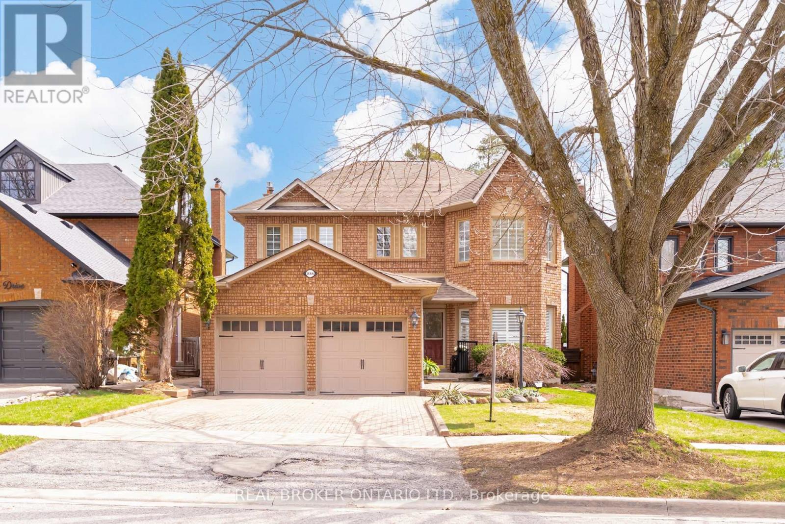 886 DARWIN DRIVE, Pickering, Ontario