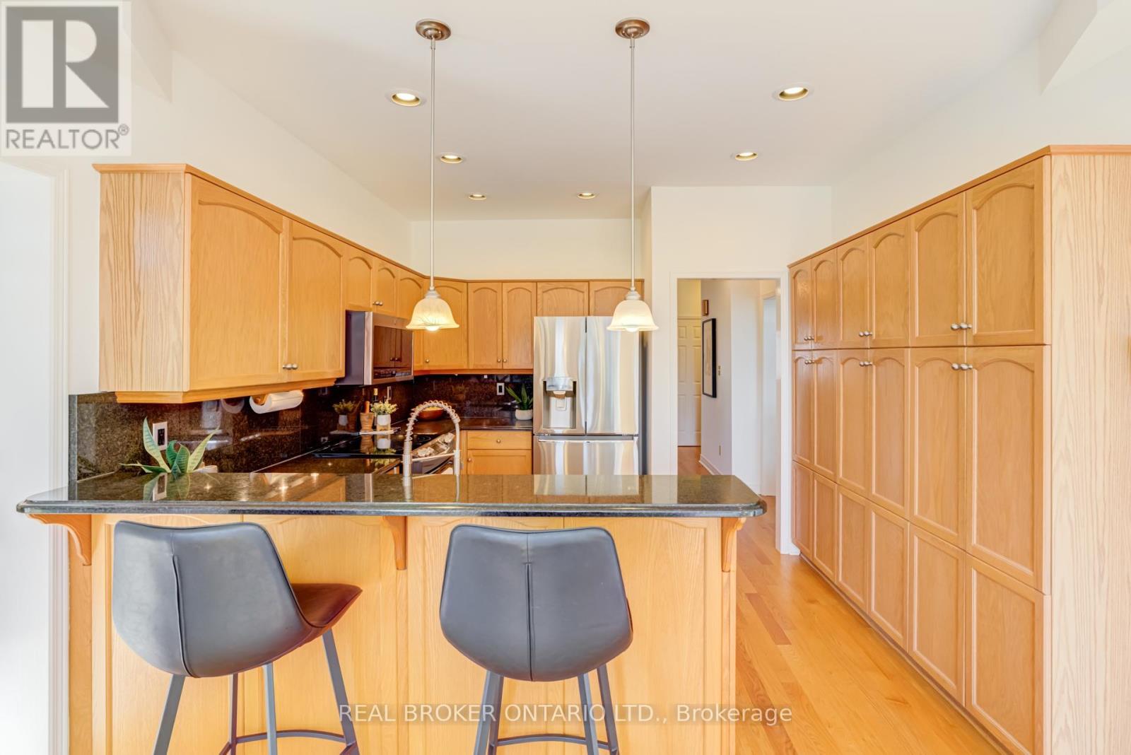 886 Darwin Drive, Pickering, Ontario  L1X 2P8 - Photo 11 - E13033424