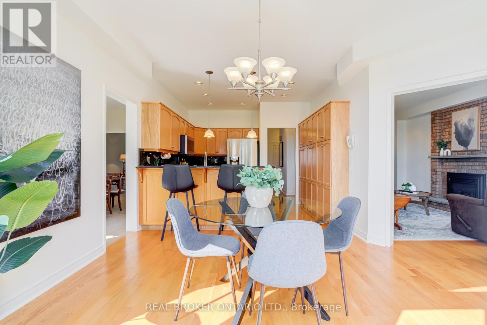 886 Darwin Drive, Pickering, Ontario  L1X 2P8 - Photo 13 - E13033424