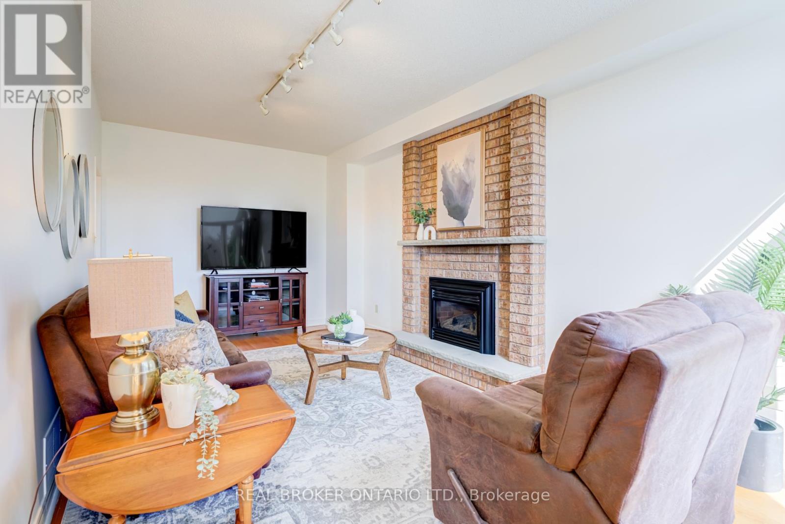 886 Darwin Drive, Pickering, Ontario  L1X 2P8 - Photo 14 - E13033424