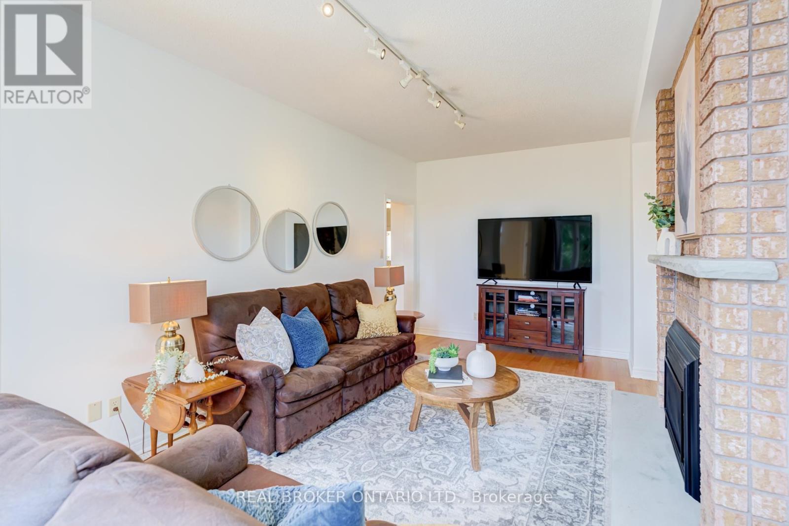 886 Darwin Drive, Pickering, Ontario  L1X 2P8 - Photo 16 - E13033424