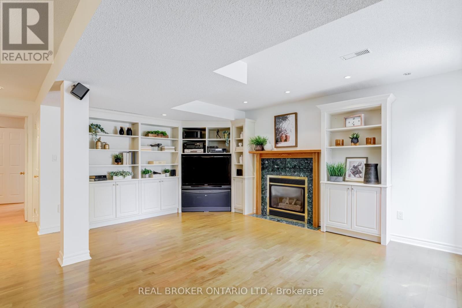 886 Darwin Drive, Pickering, Ontario  L1X 2P8 - Photo 37 - E13033424