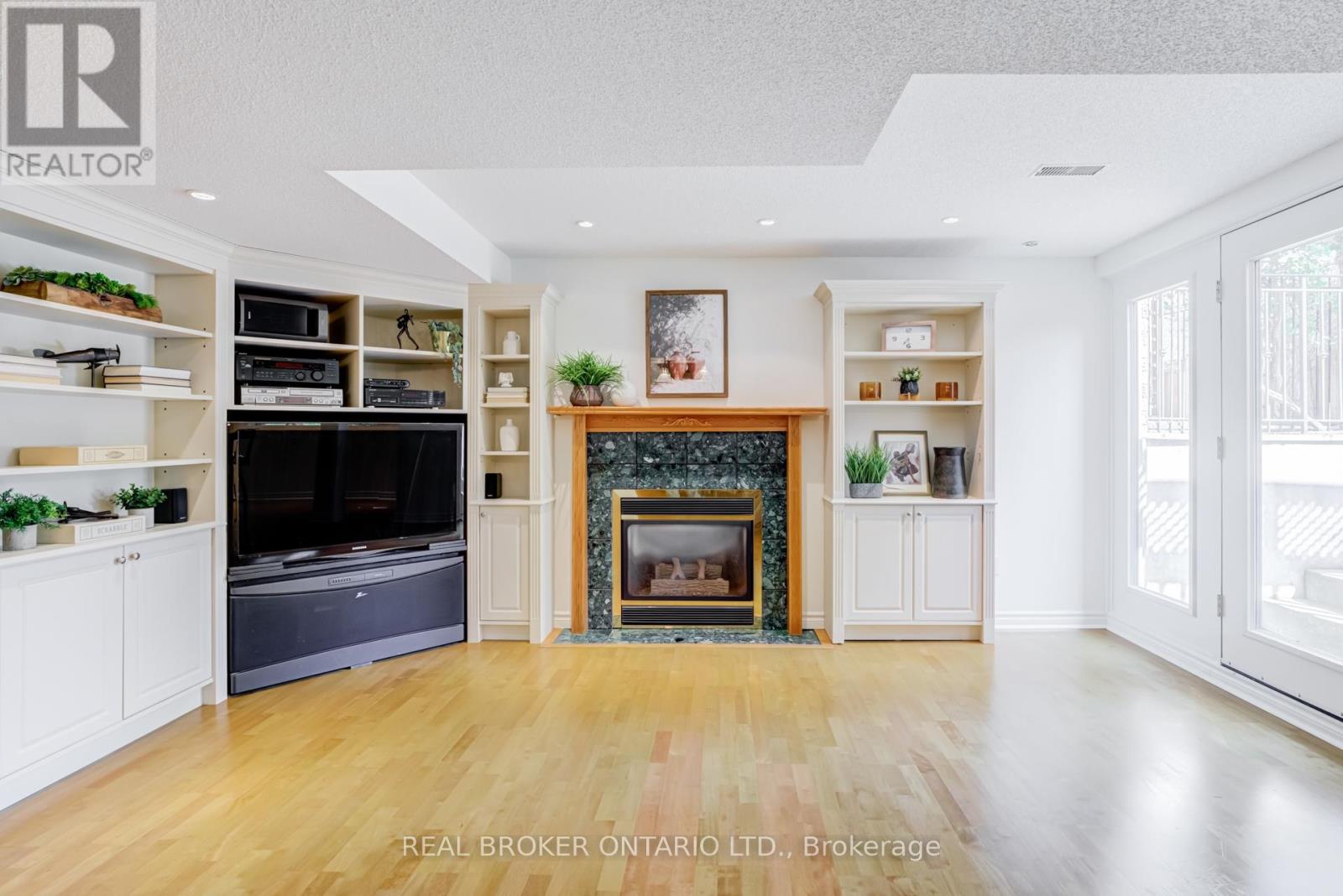 886 Darwin Drive, Pickering, Ontario  L1X 2P8 - Photo 38 - E13033424