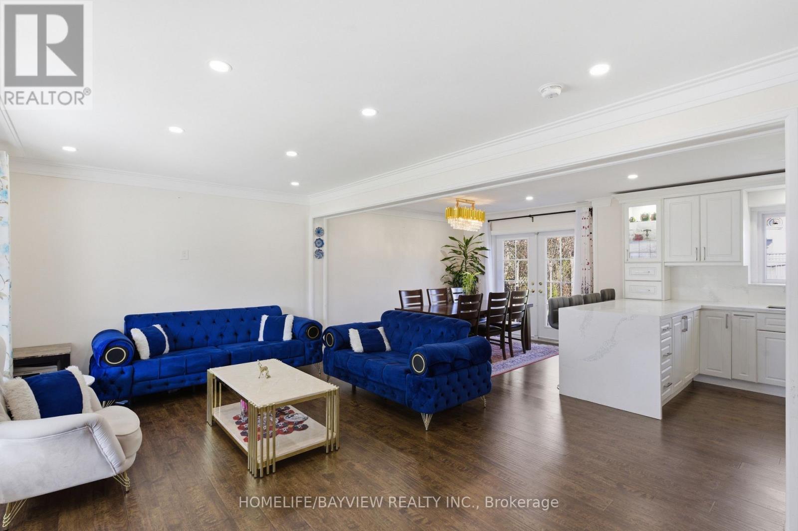 70 Royal Orchard Boulevard, Markham, Ontario  L3T 3C5 - Photo 4 - N13033408