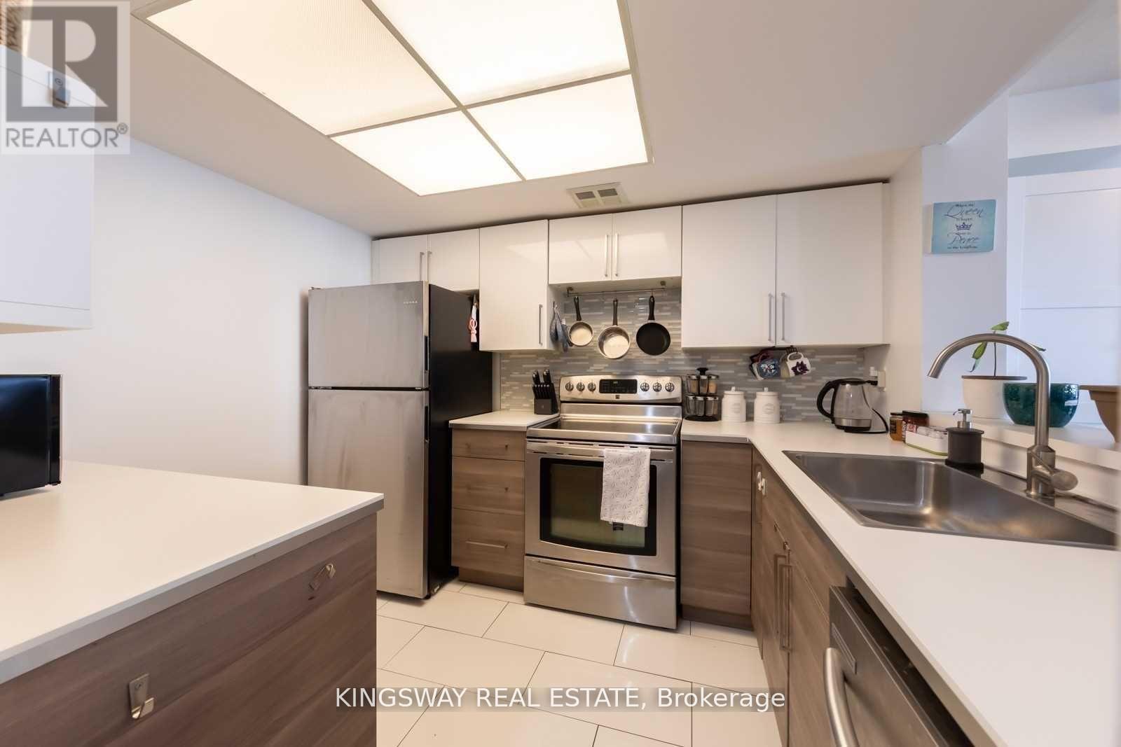 1004 - 300 Webb Drive, Mississauga, Ontario  L5B 3W3 - Photo 5 - W13033426