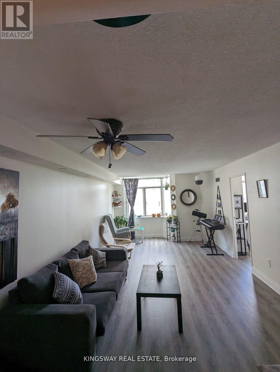 1004 - 300 Webb Drive, Mississauga, Ontario  L5B 3W3 - Photo 8 - W13033426