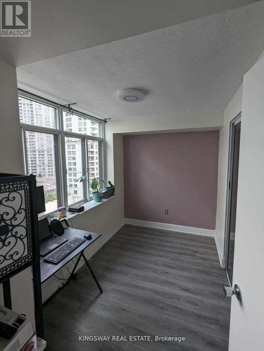 1004 - 300 Webb Drive, Mississauga, Ontario  L5B 3W3 - Photo 9 - W13033426