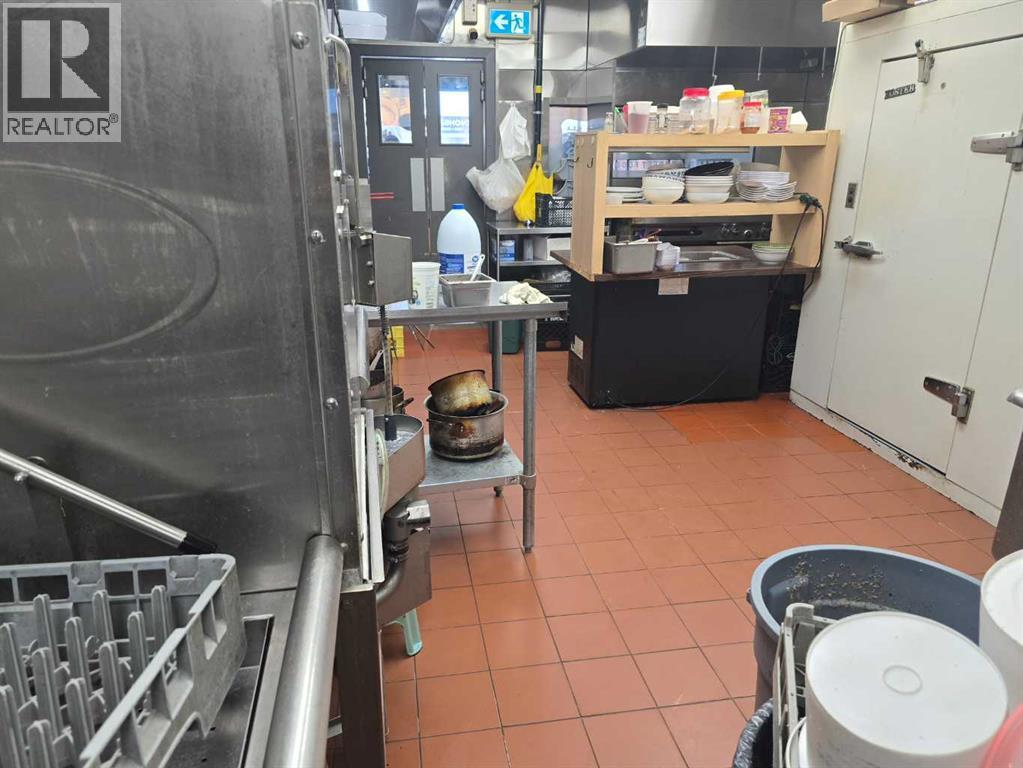 971 64 Avenue NE, Calgary, Alberta  T2E 9b7 - Photo 16 - A2304474