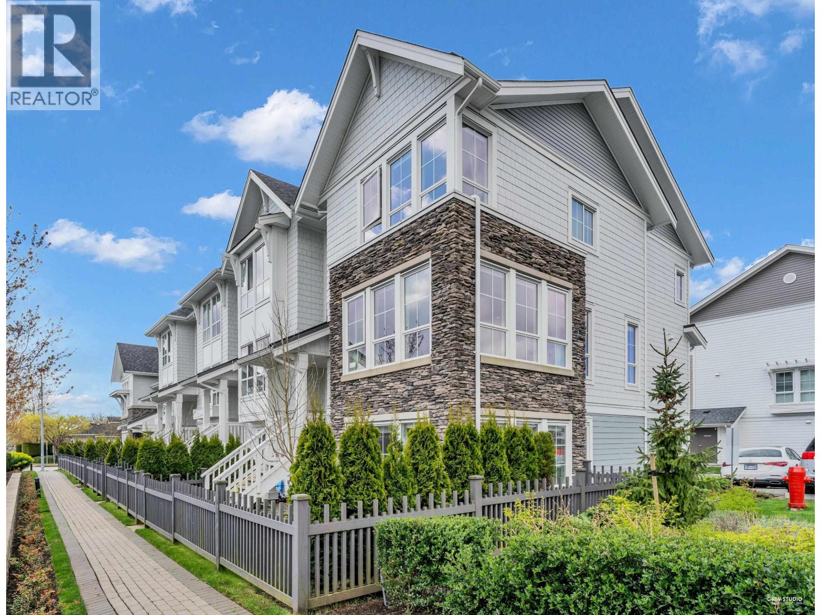 103 5311 Admiral Way, Delta, British Columbia  V4K 0E2 - Photo 1 - R3114691