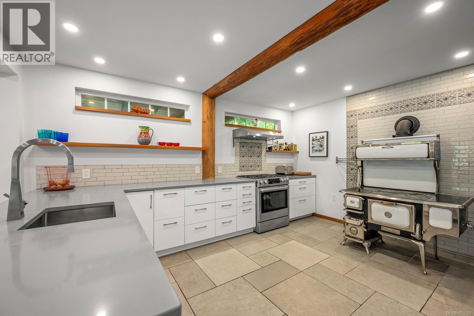 481 Olmstead Rd, Whaletown, British Columbia  V0P 1Z0 - Photo 13 - 1032386