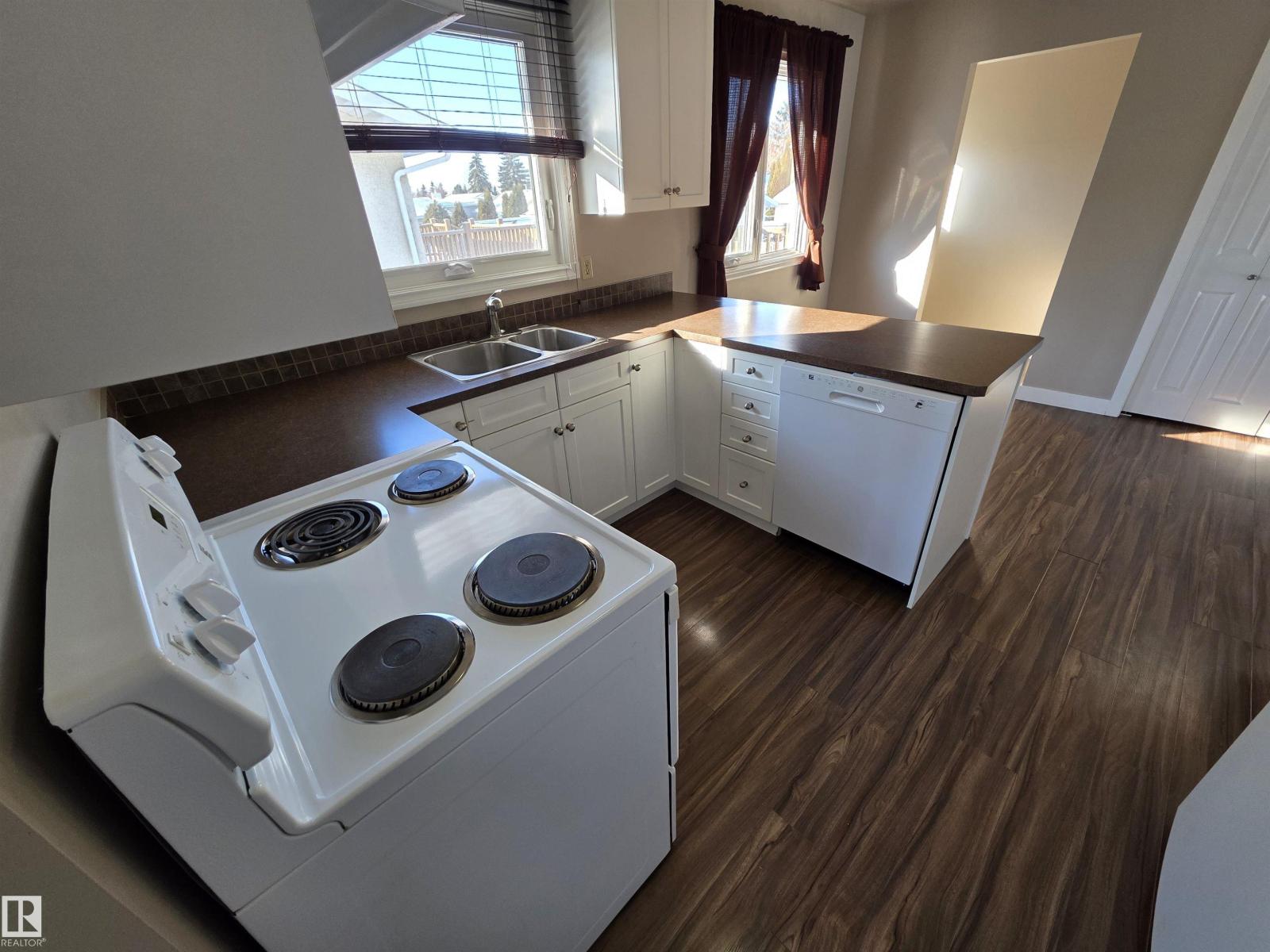 3 Walnut St, Spruce Grove, Alberta  T7X 1N3 - Photo 3 - E4475896