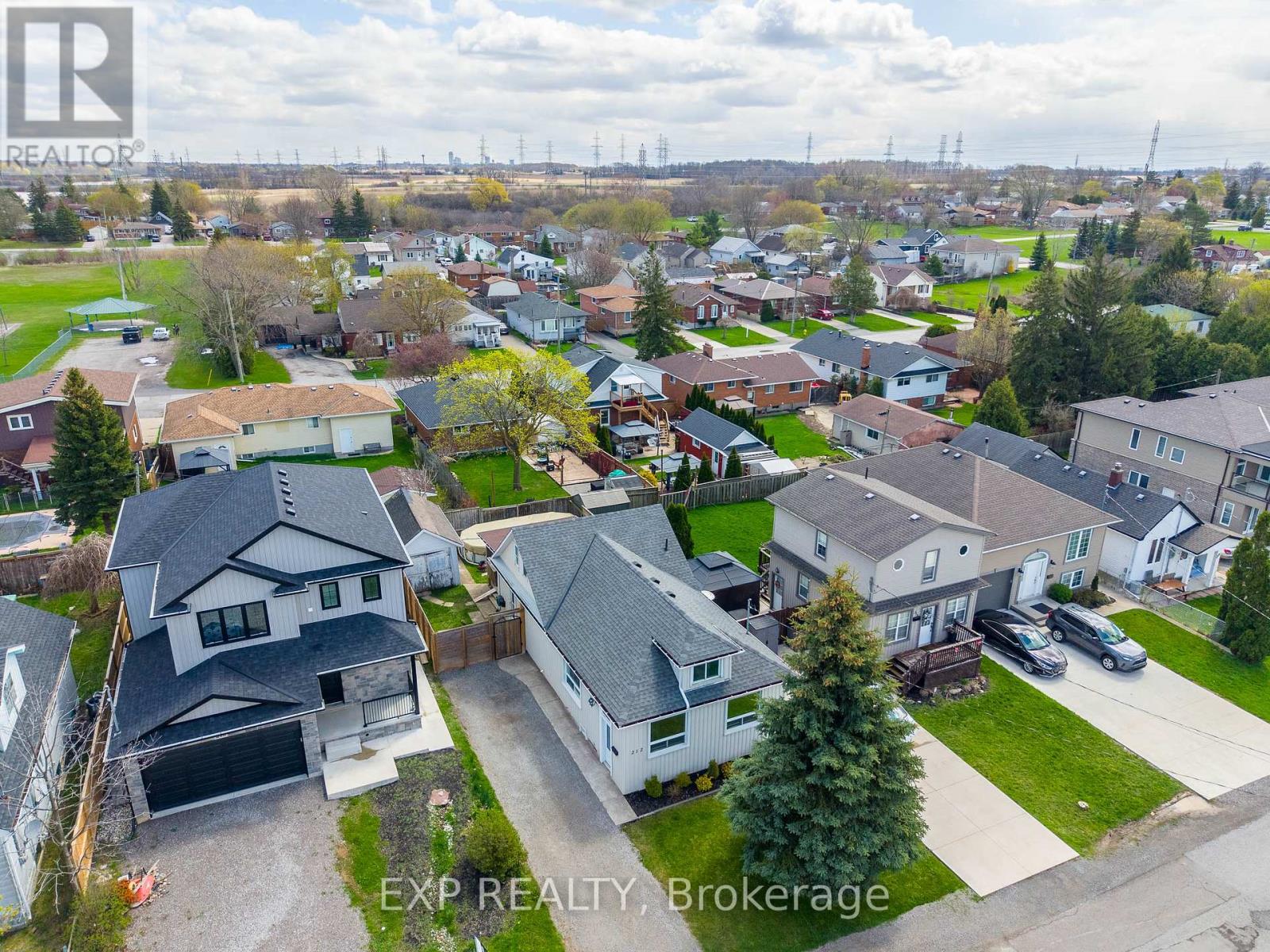 212 Morton Street, Thorold, Ontario  L2V 1C7 - Photo 2 - X13033452