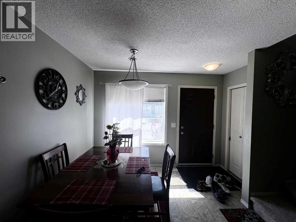 138 Saddlebrook Point Ne, Calgary, Alberta  T3J 0G3 - Photo 6 - A2304464