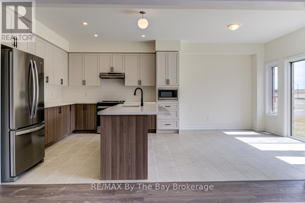 8 Federica Crescent, Wasaga Beach, Ontario  L9Z 0N6 - Photo 11 - S13033468