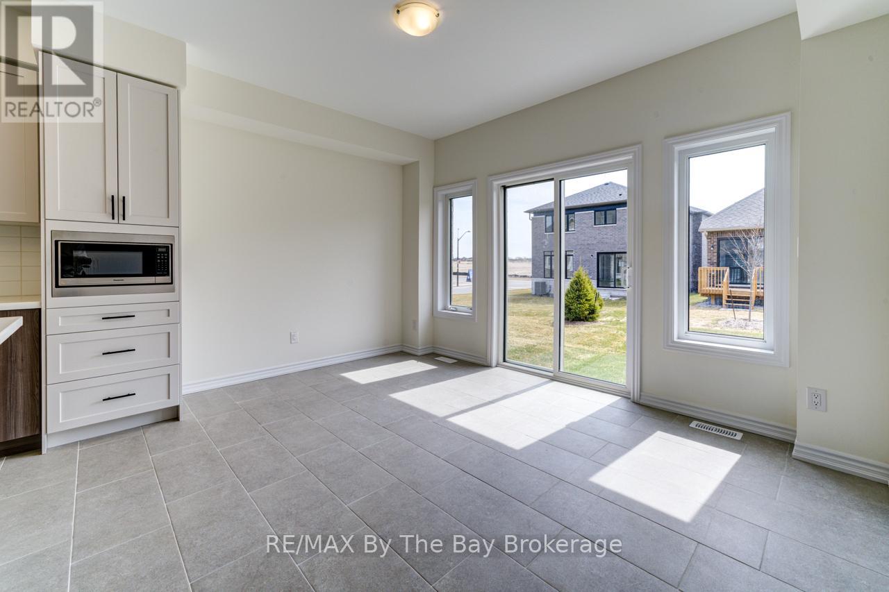 8 Federica Crescent, Wasaga Beach, Ontario  L9Z 0N6 - Photo 16 - S13033468