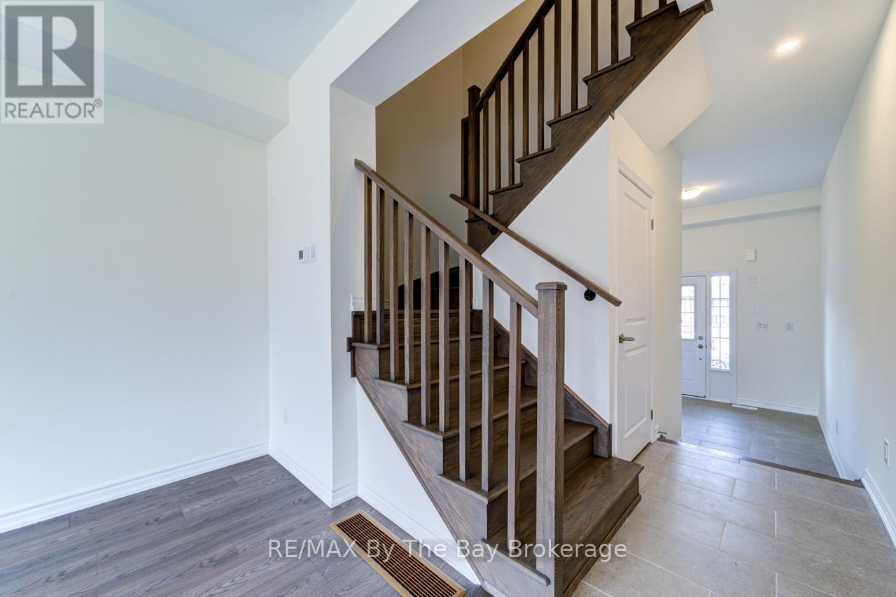 8 Federica Crescent, Wasaga Beach, Ontario  L9Z 0N6 - Photo 19 - S13033468