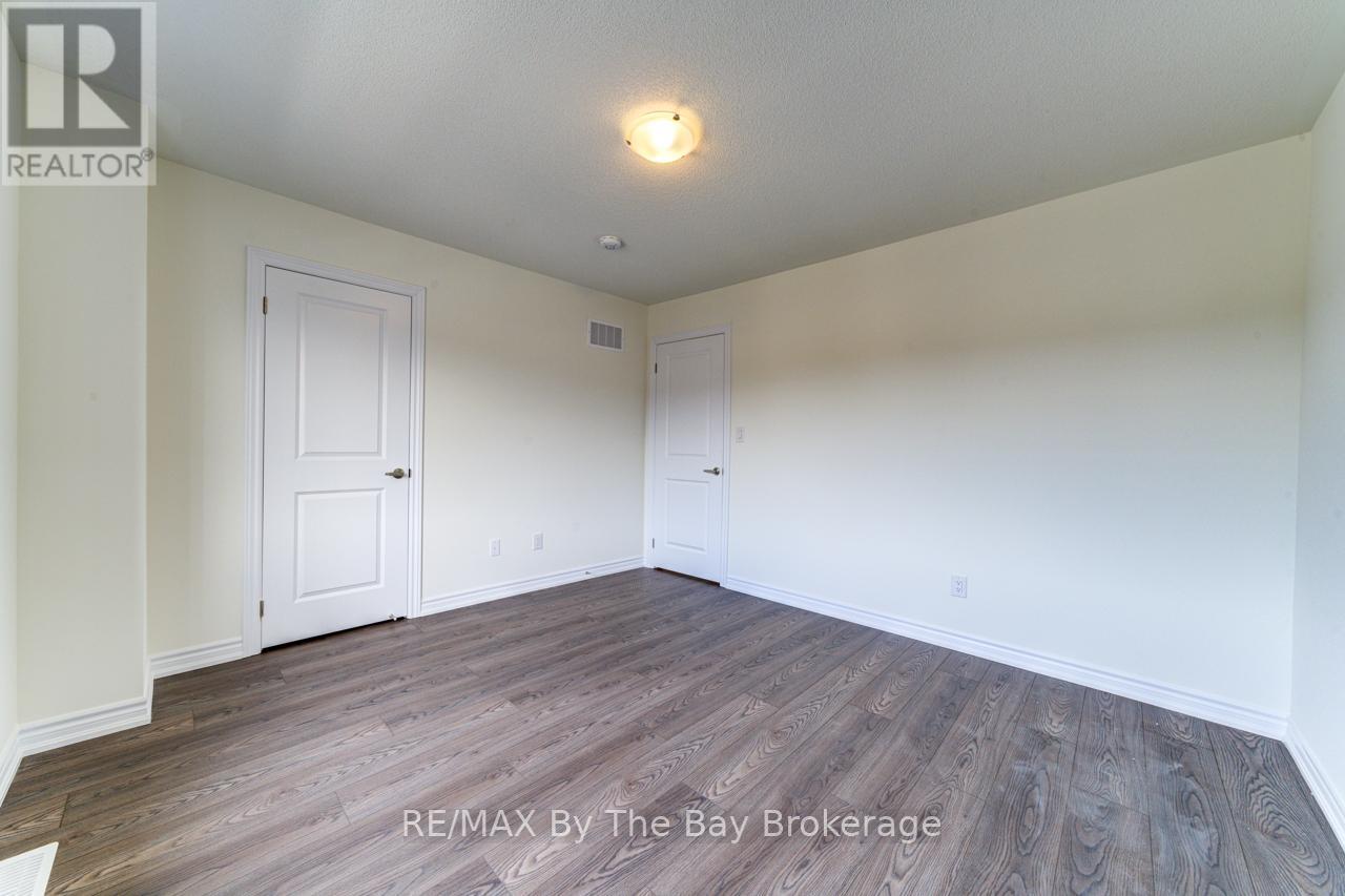 8 Federica Crescent, Wasaga Beach, Ontario  L9Z 0N6 - Photo 22 - S13033468