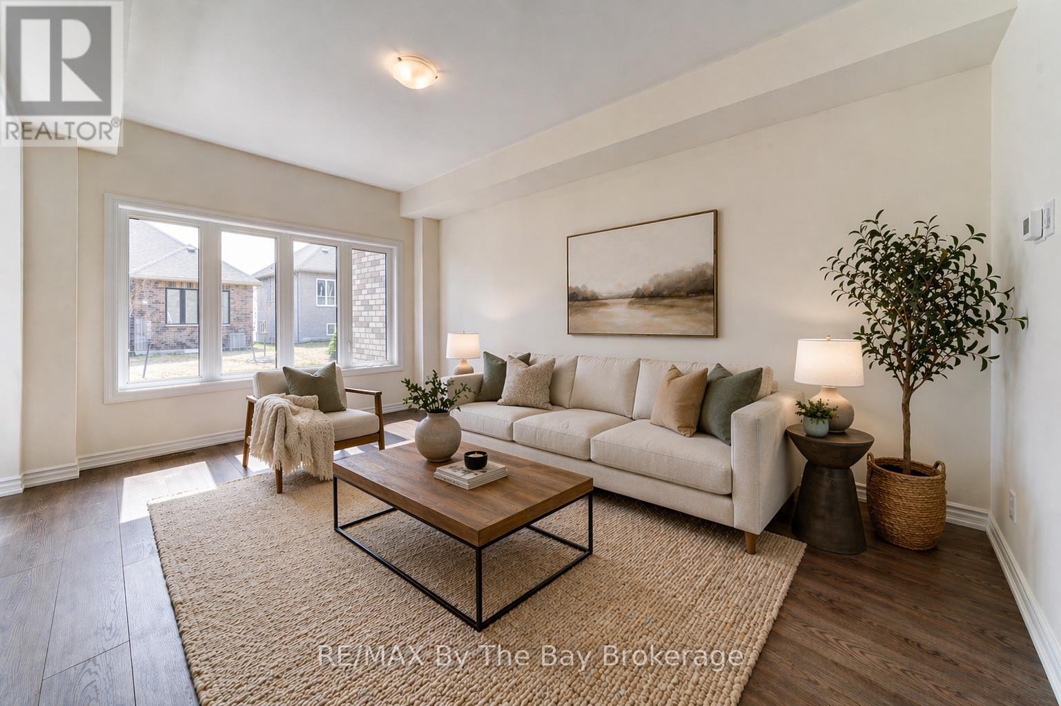 8 Federica Crescent, Wasaga Beach, Ontario  L9Z 0N6 - Photo 5 - S13033468