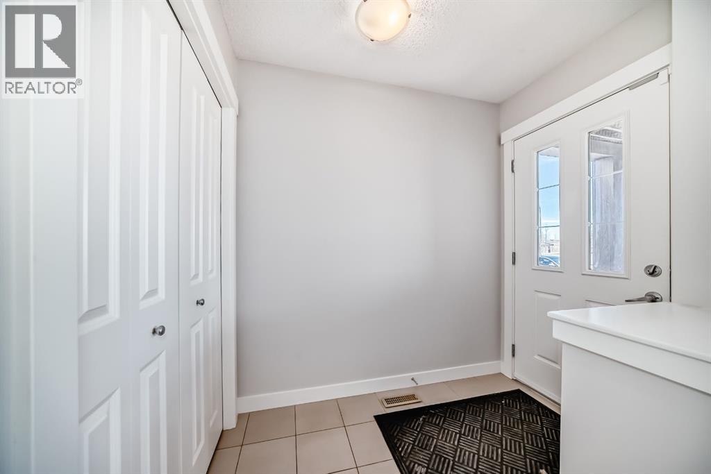 9 Panton View Nw, Calgary, Alberta  T3K 0W2 - Photo 2 - A2302629