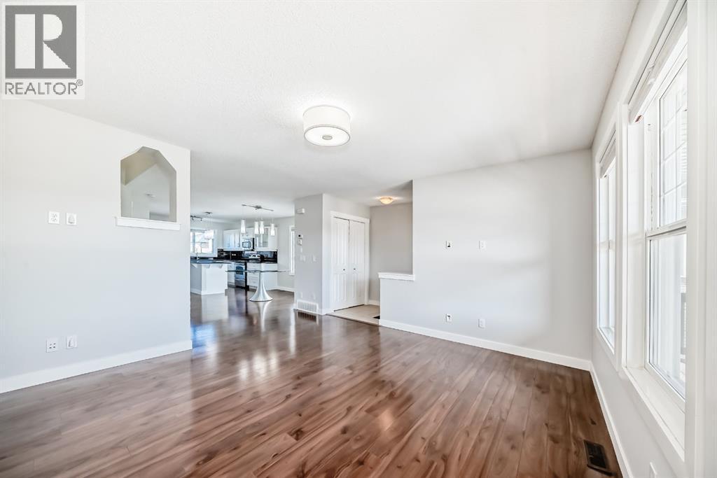 9 Panton View Nw, Calgary, Alberta  T3K 0W2 - Photo 4 - A2302629