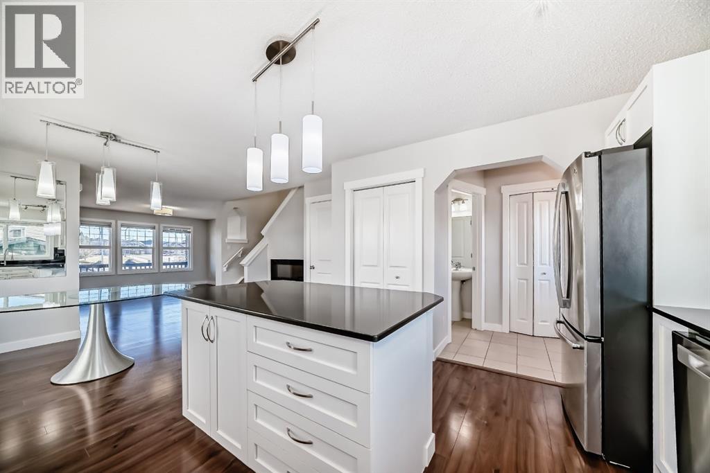 9 Panton View Nw, Calgary, Alberta  T3K 0W2 - Photo 7 - A2302629