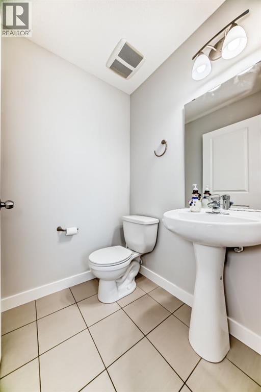 9 Panton View Nw, Calgary, Alberta  T3K 0W2 - Photo 9 - A2302629