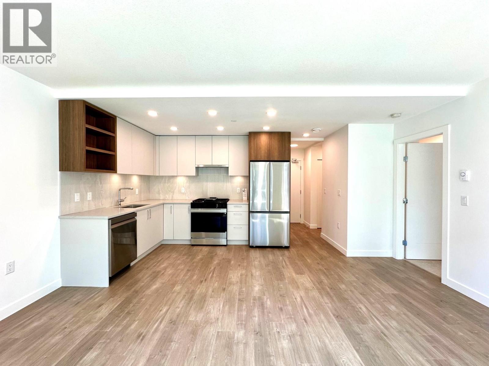 313 723 Grover Avenue, Coquitlam, British Columbia  V3J 0L9 - Photo 3 - R3114923