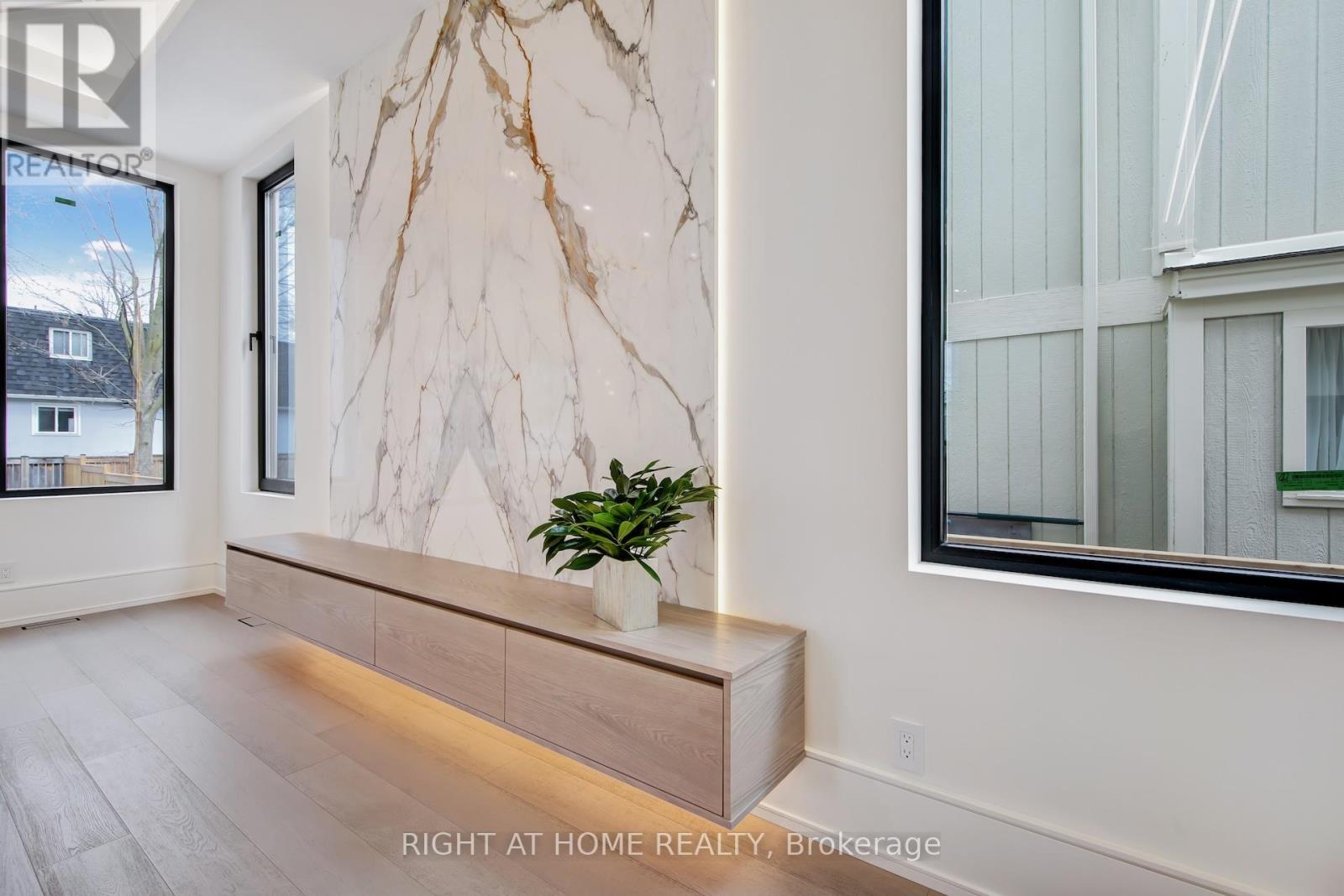 84 Mosley Street, Aurora, Ontario  L4G 1H1 - Photo 12 - N13002254