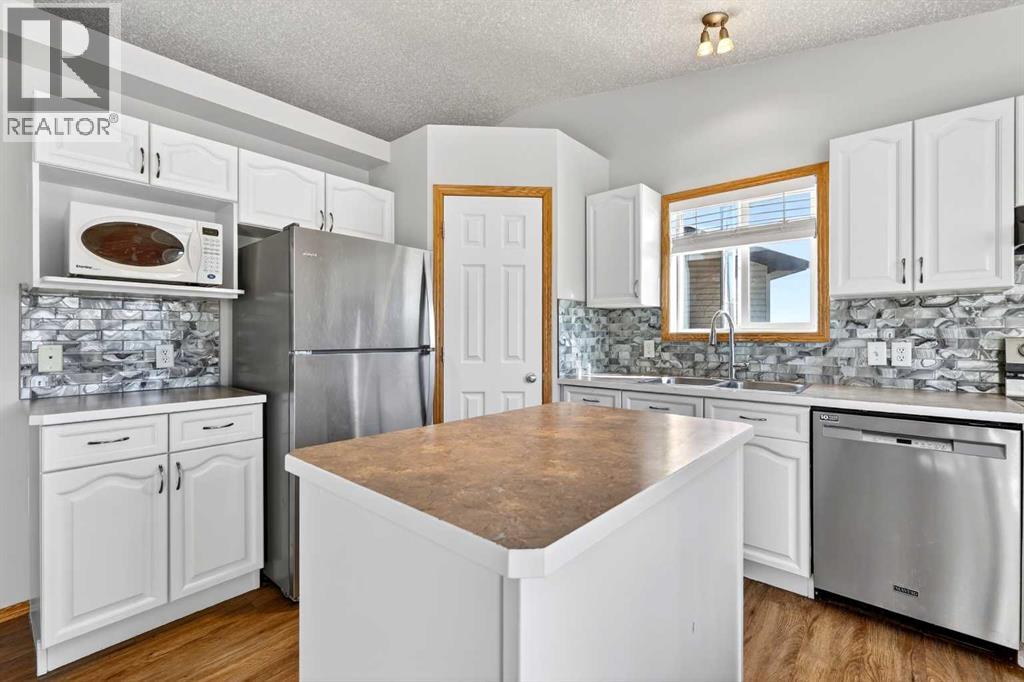 42 Strathford Close, Strathmore, Alberta  T1P 1S5 - Photo 9 - A2303082