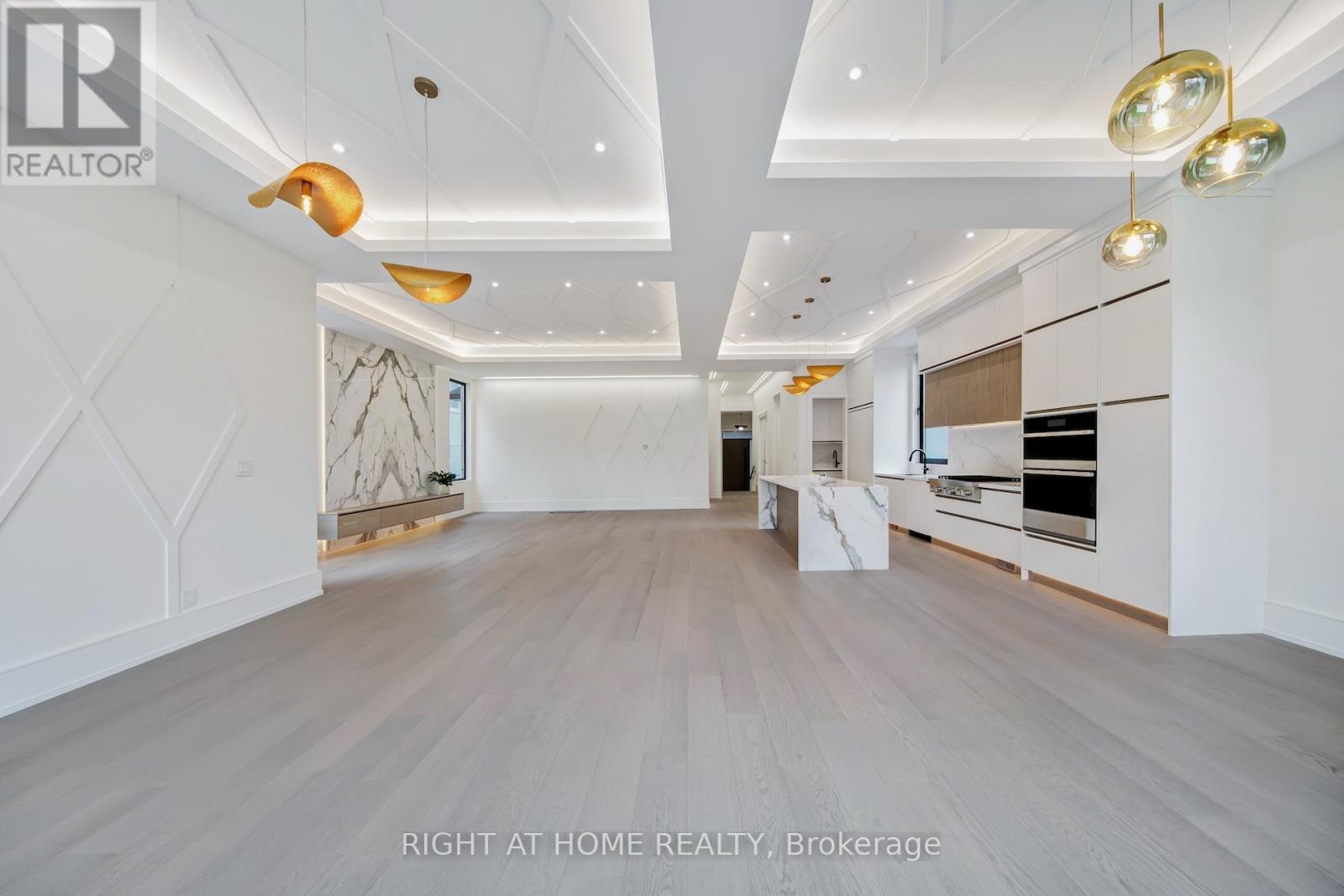 84 Mosley Street, Aurora, Ontario  L4G 1H1 - Photo 11 - N13002254