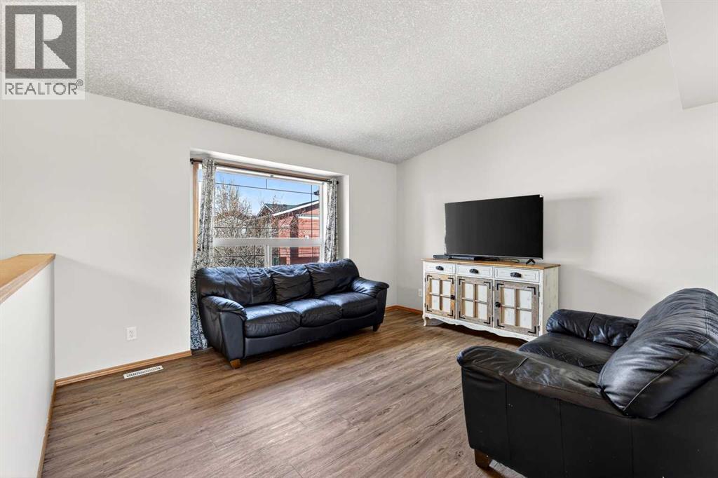 42 Strathford Close, Strathmore, Alberta  T1P 1S5 - Photo 5 - A2303082