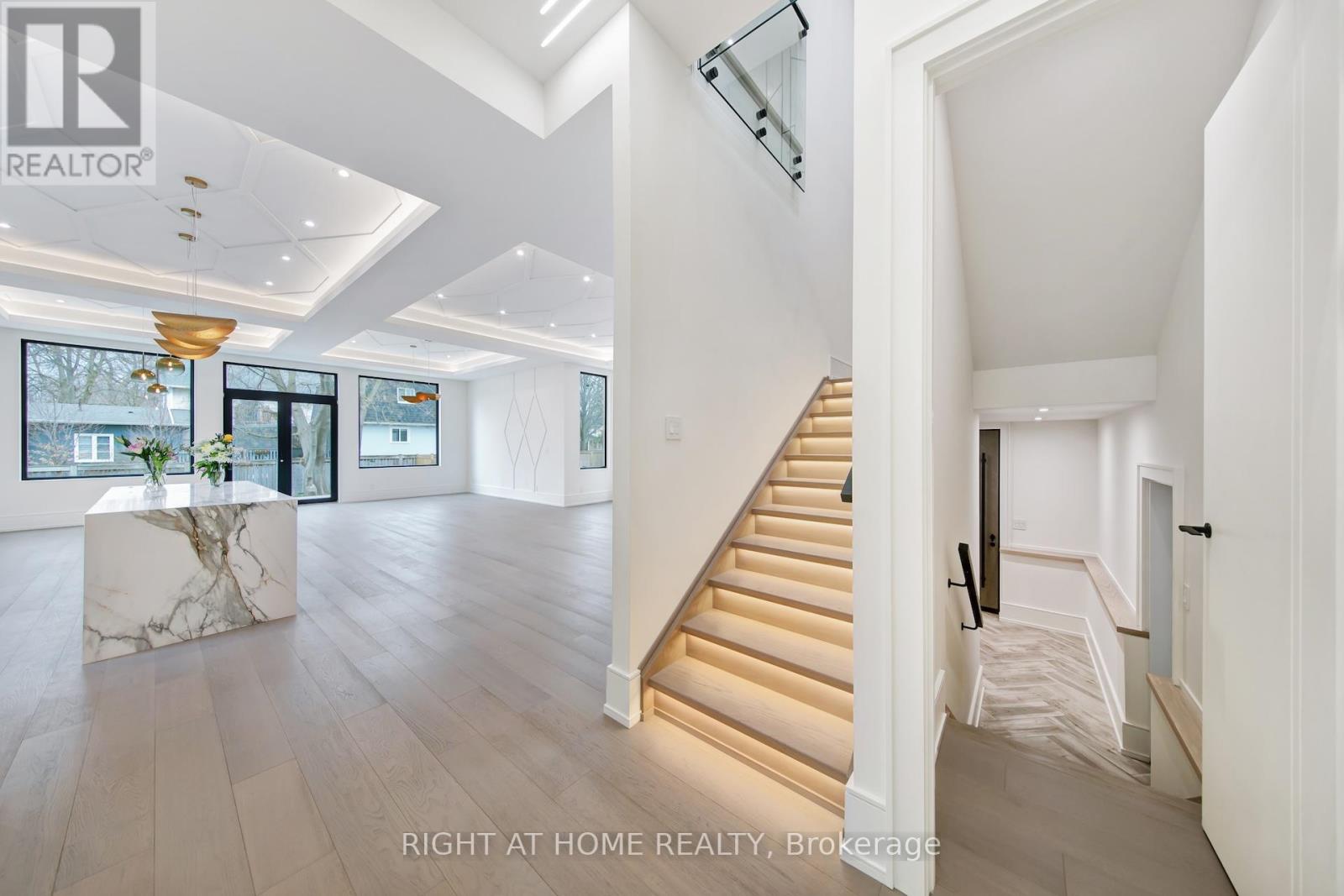 84 Mosley Street, Aurora, Ontario  L4G 1H1 - Photo 18 - N13002254